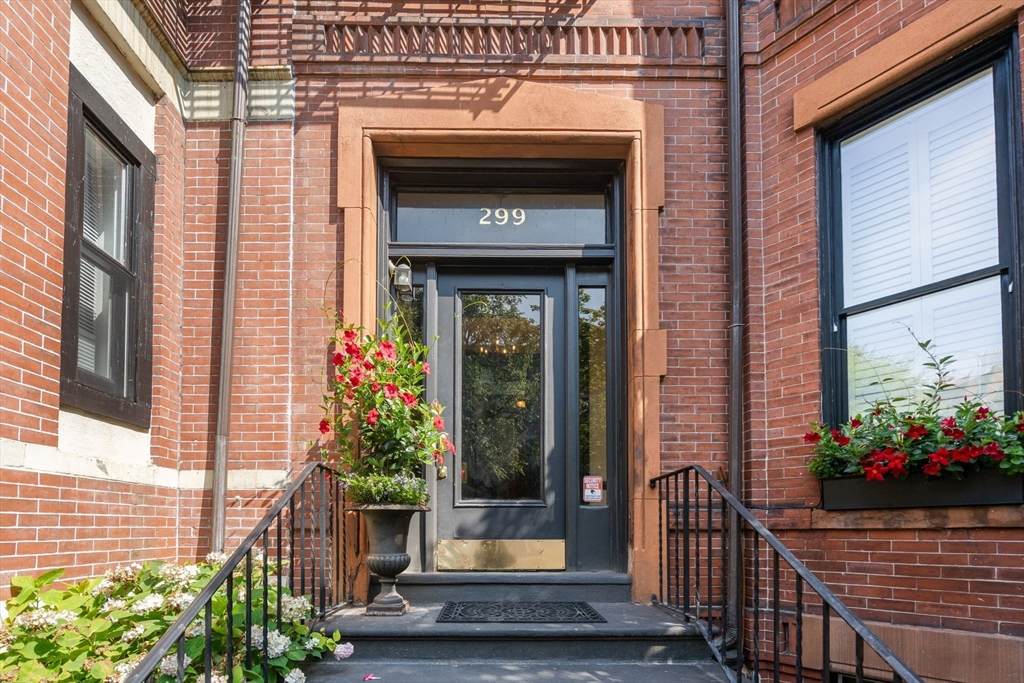299 Marlborough Street - Photo 1