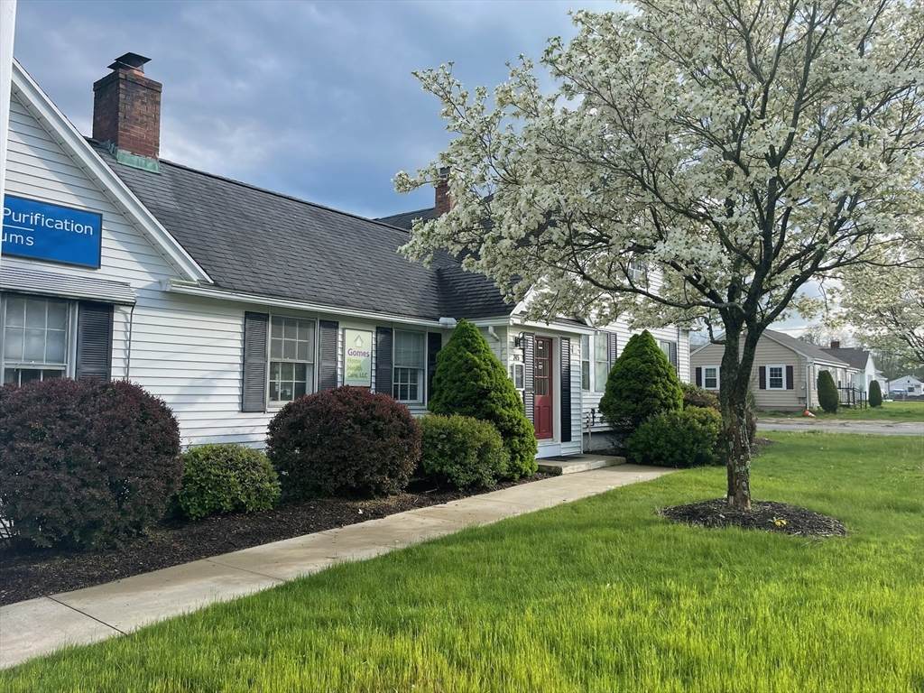 245 Russell St - Photo 1