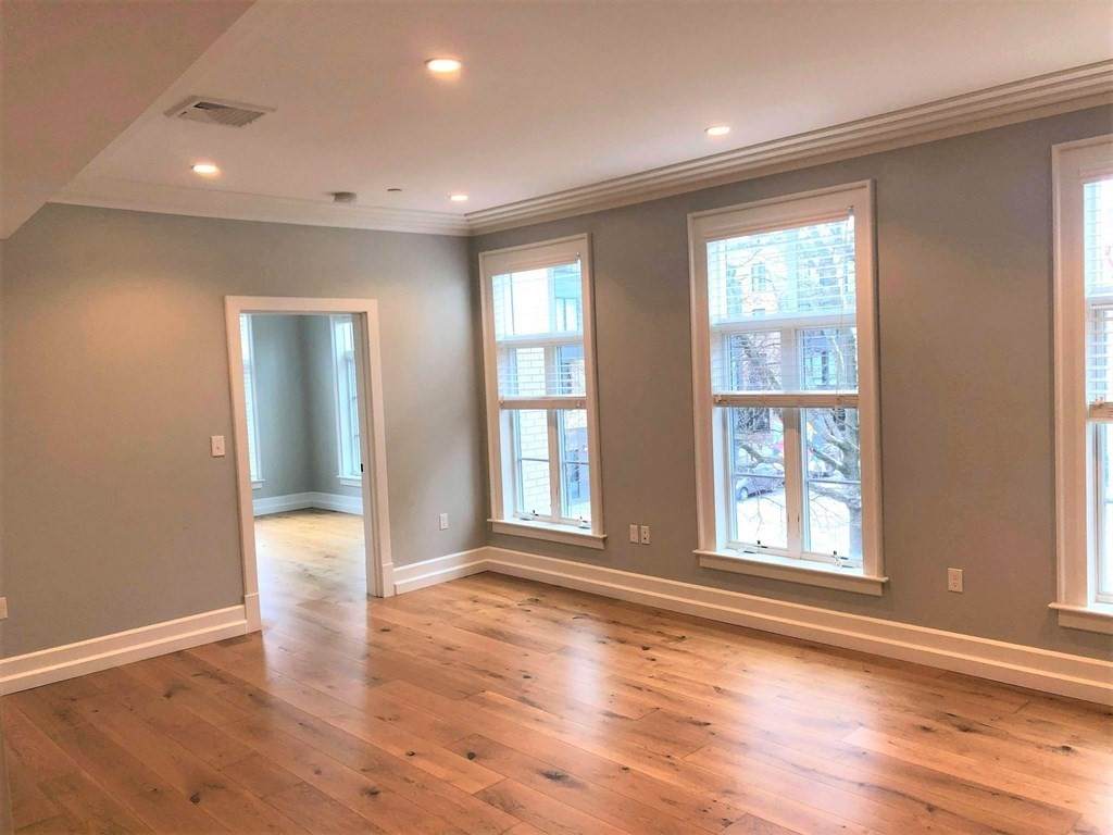 1467 Tremont One Month Free - Photo 1