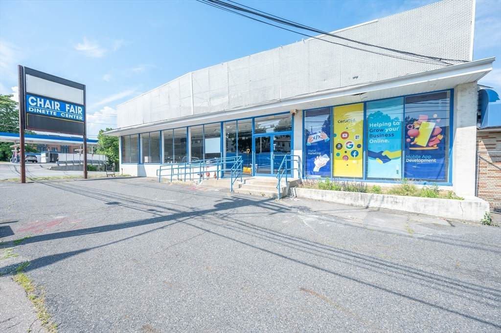 1455 Vfw Pkwy - Photo 1