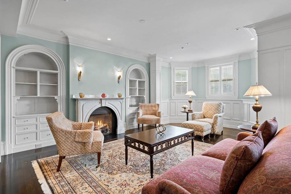 45 Commonwealth Avenue - Photo 1