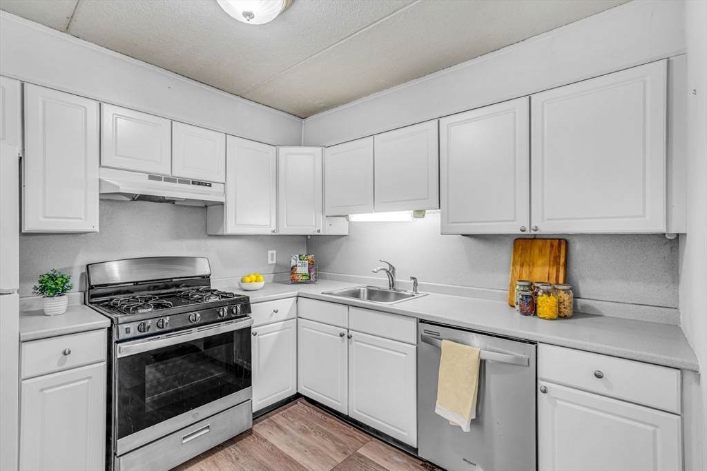 1550 Worcester Road - Photo 1