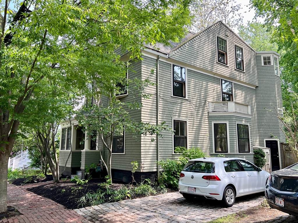 28 Ellsworth - Photo 1