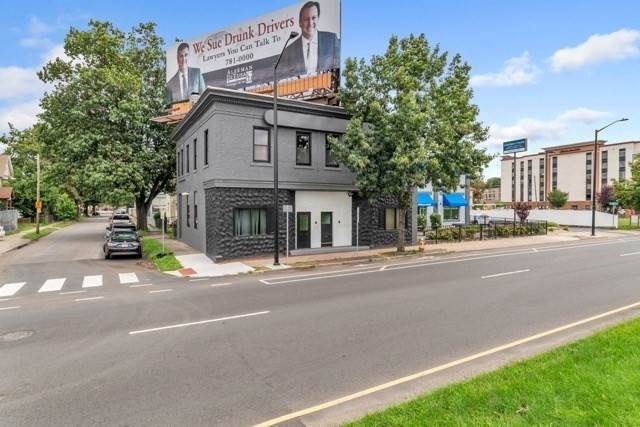 939 E Columbus Ave - Photo 1