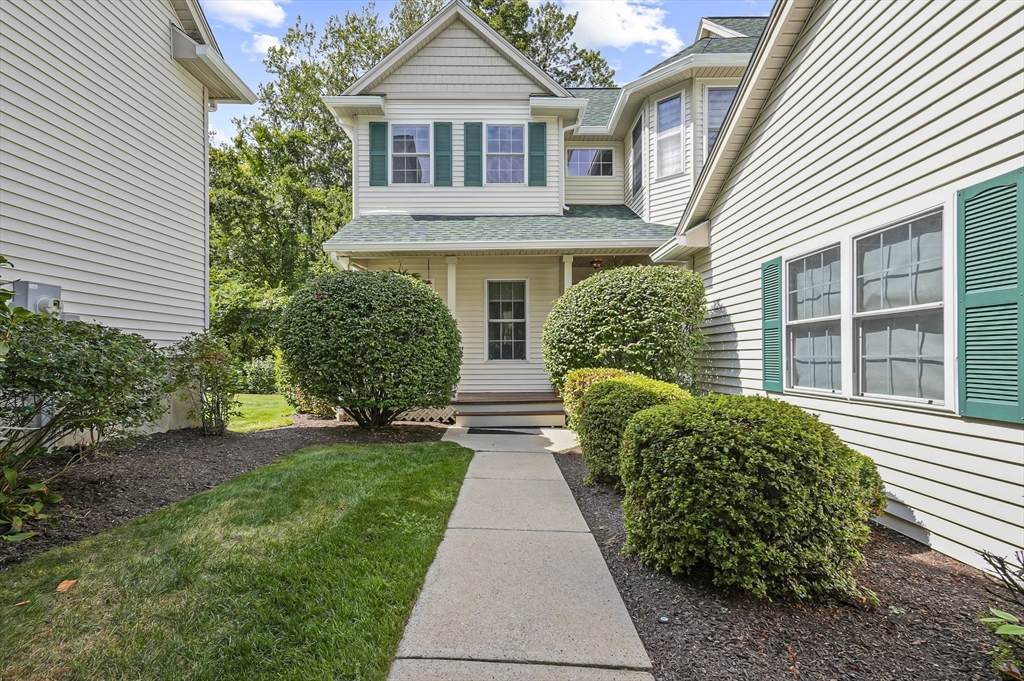 58 Village Circle - Photo 1