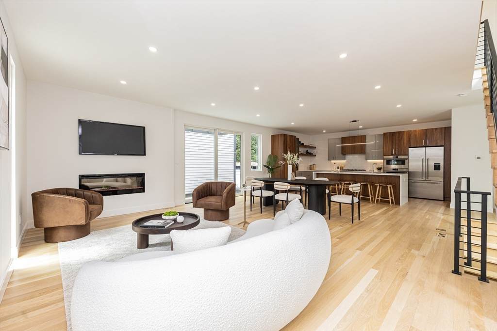 95 Griswold St - Photo 1