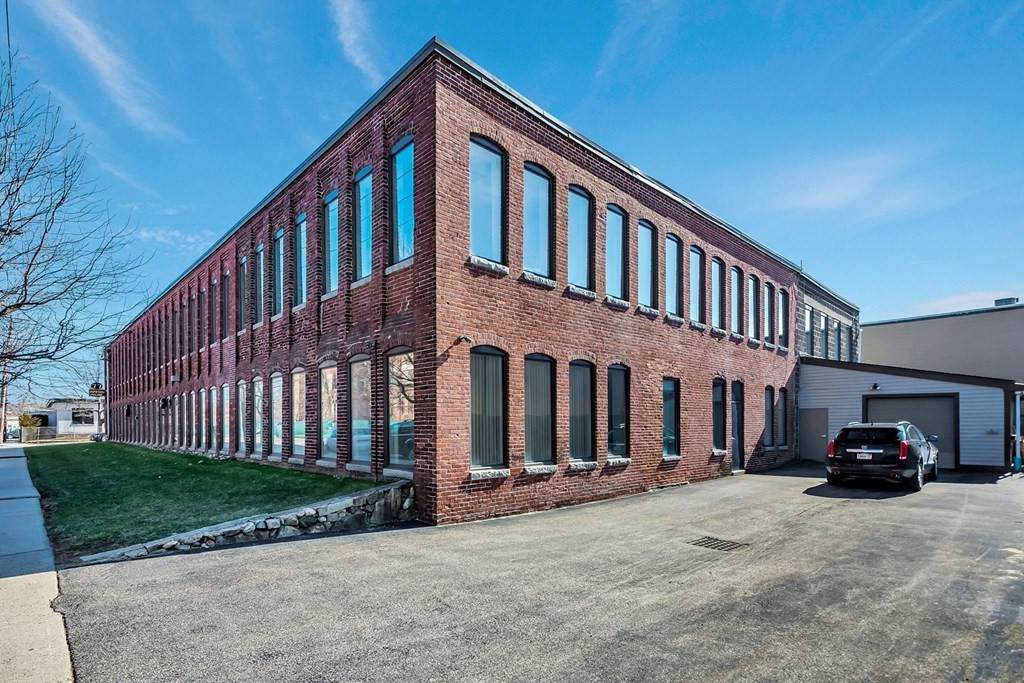 77 Rumford Ave - Photo 1