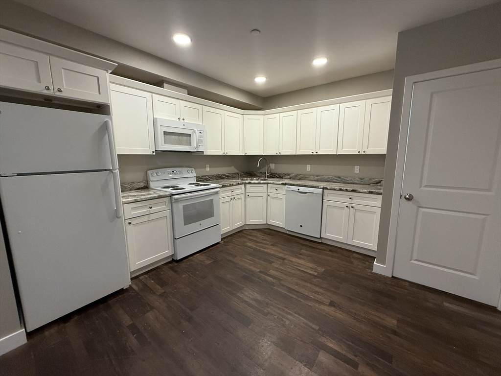 123 Shirley Ave - Photo 1