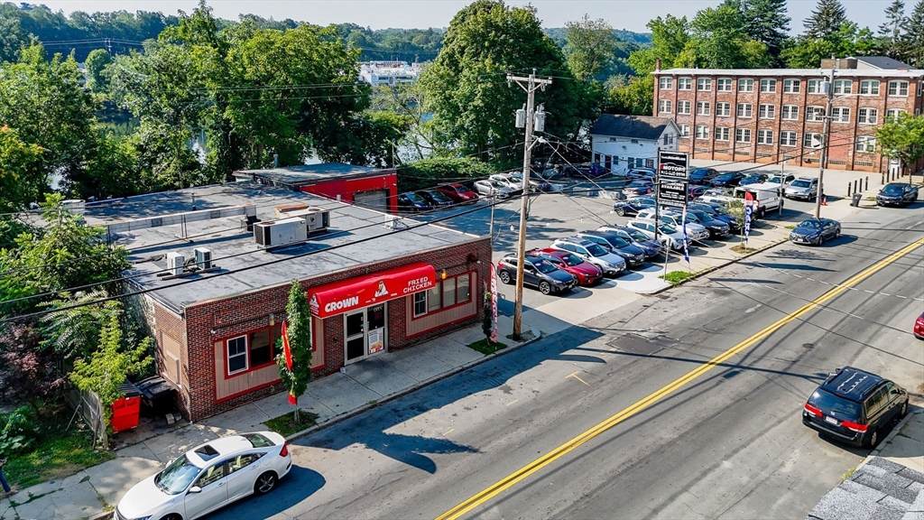 194 River St - Photo 1