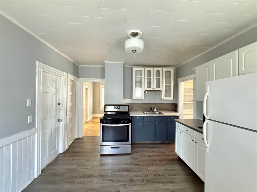 109 Nightingale - Photo 1