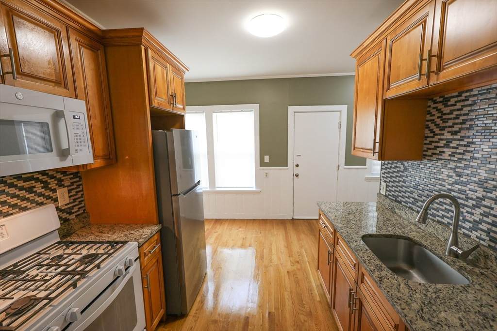 129 Draper Street - Photo 1