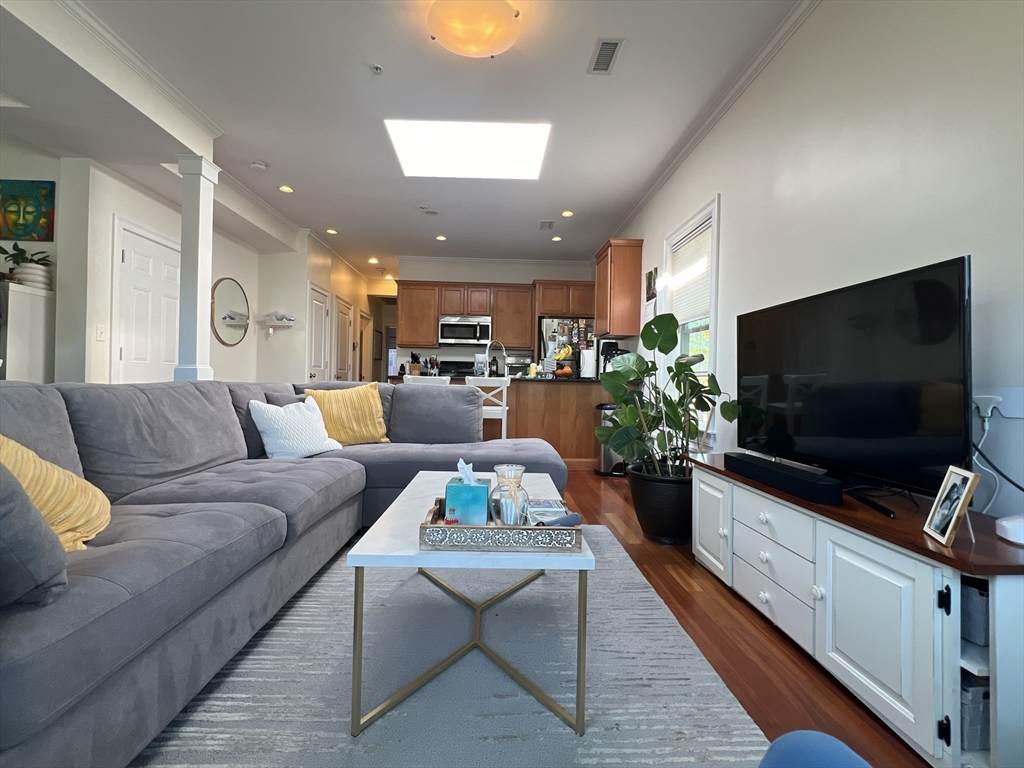 35 Magnolia - Photo 1