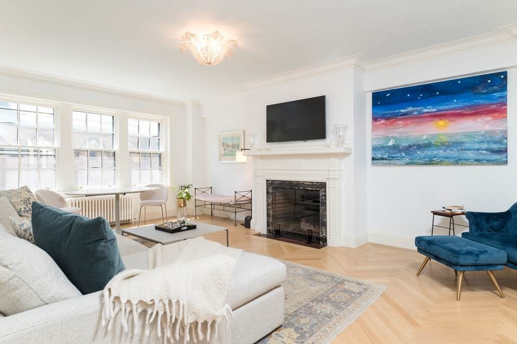 50 Commonwealth Ave - Photo 1