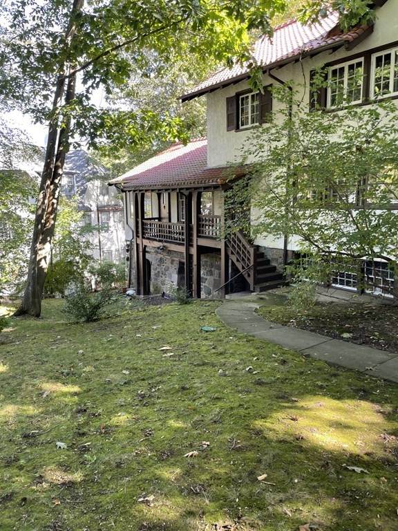 283 Buckminster Rd - Photo 1