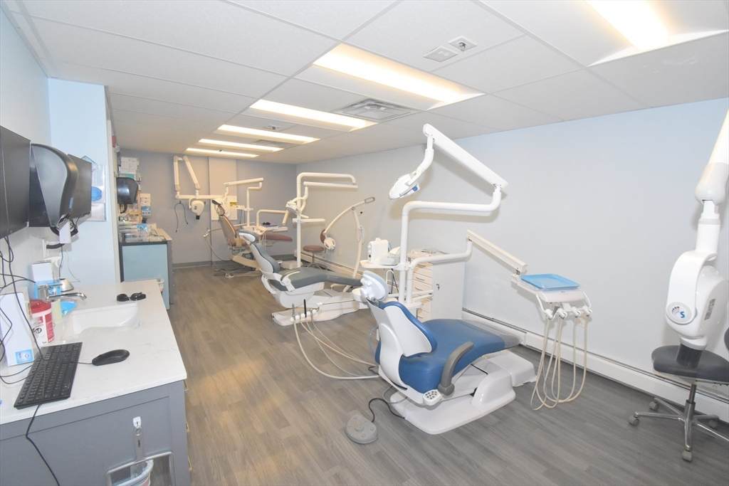 0 Confidential - Photo 1