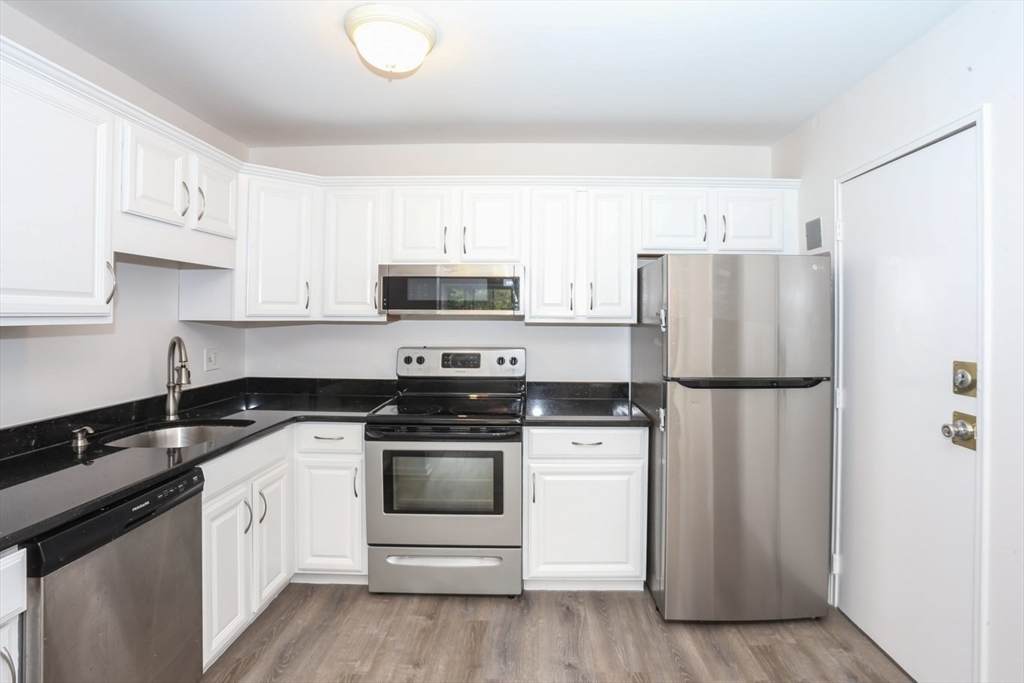 461 Washington St - Photo 1