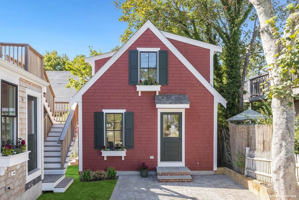 10 Bradford Street - Photo 1