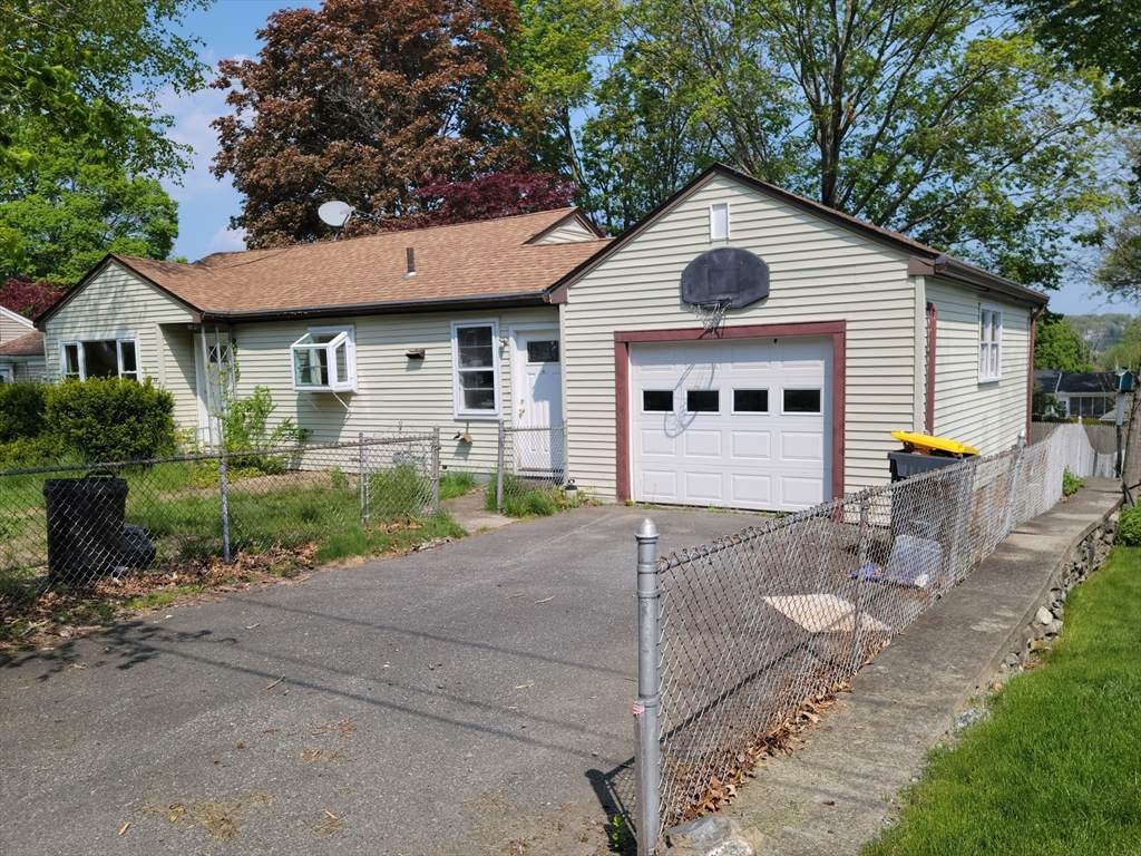 34 Doherty Ave - Photo 1