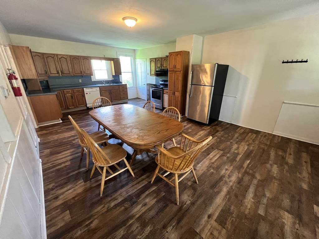 986 South East St - Photo 1