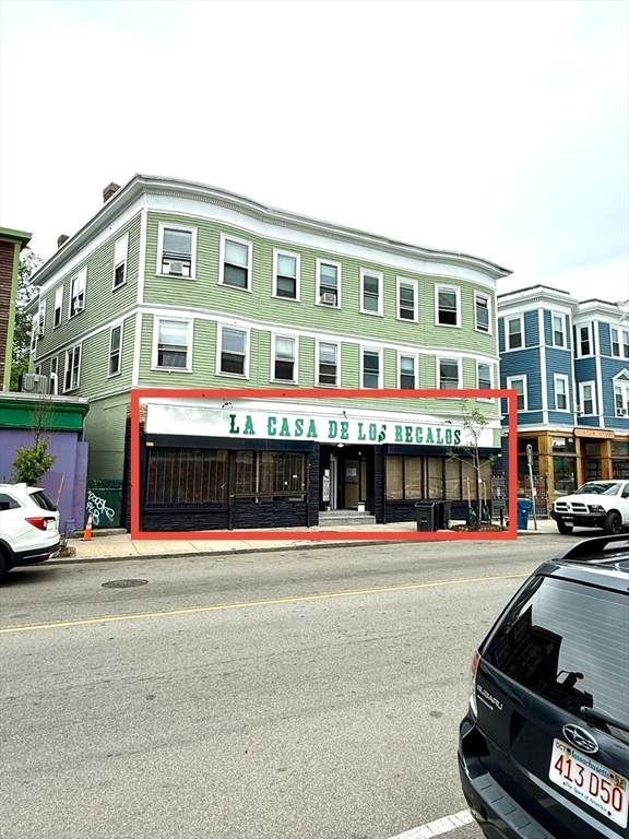 370 Centre St - Photo 1