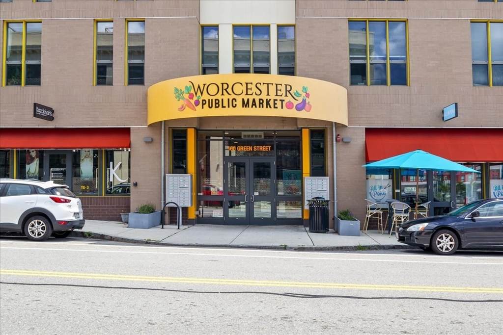 160 Green Street - Photo 1