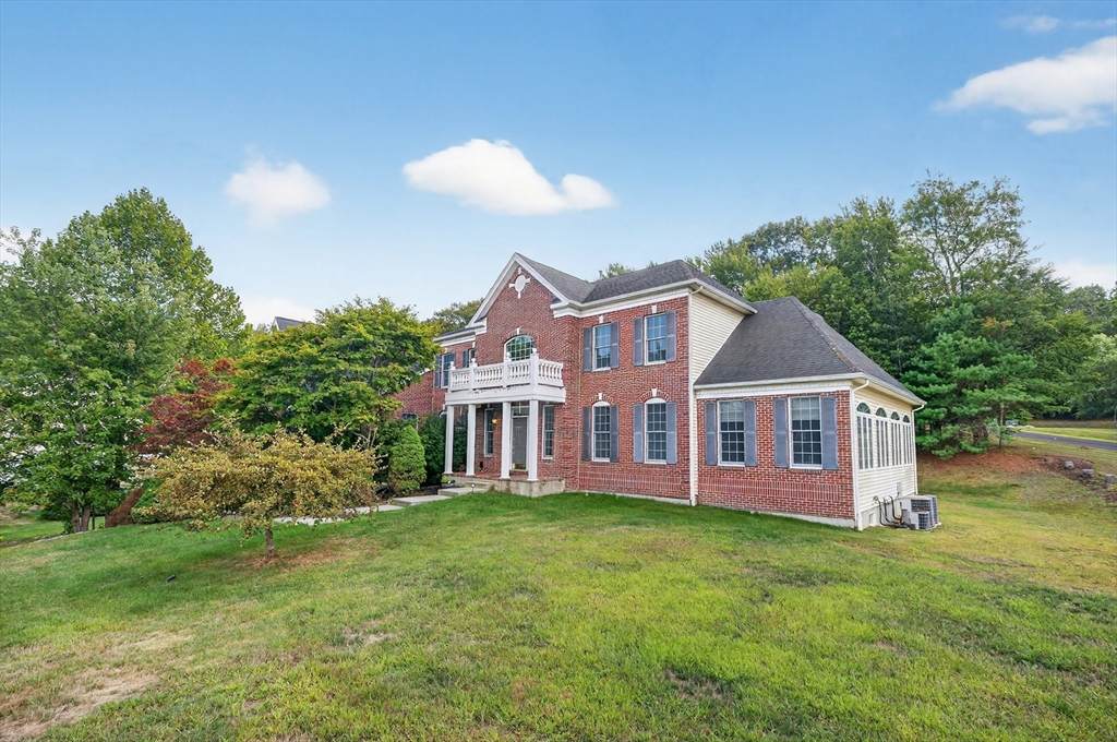 4 Summit Way - Photo 1