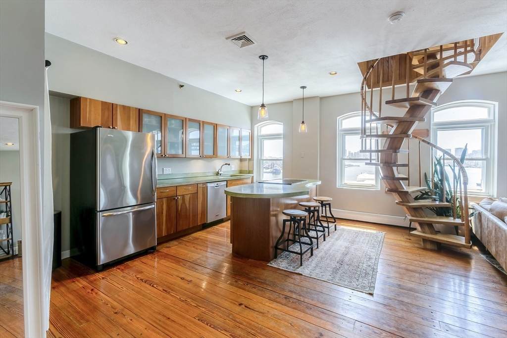 https://bt-photos.global.ssl.fastly.net/mlspin/orig_boomver_1_73434064_2.jpg
