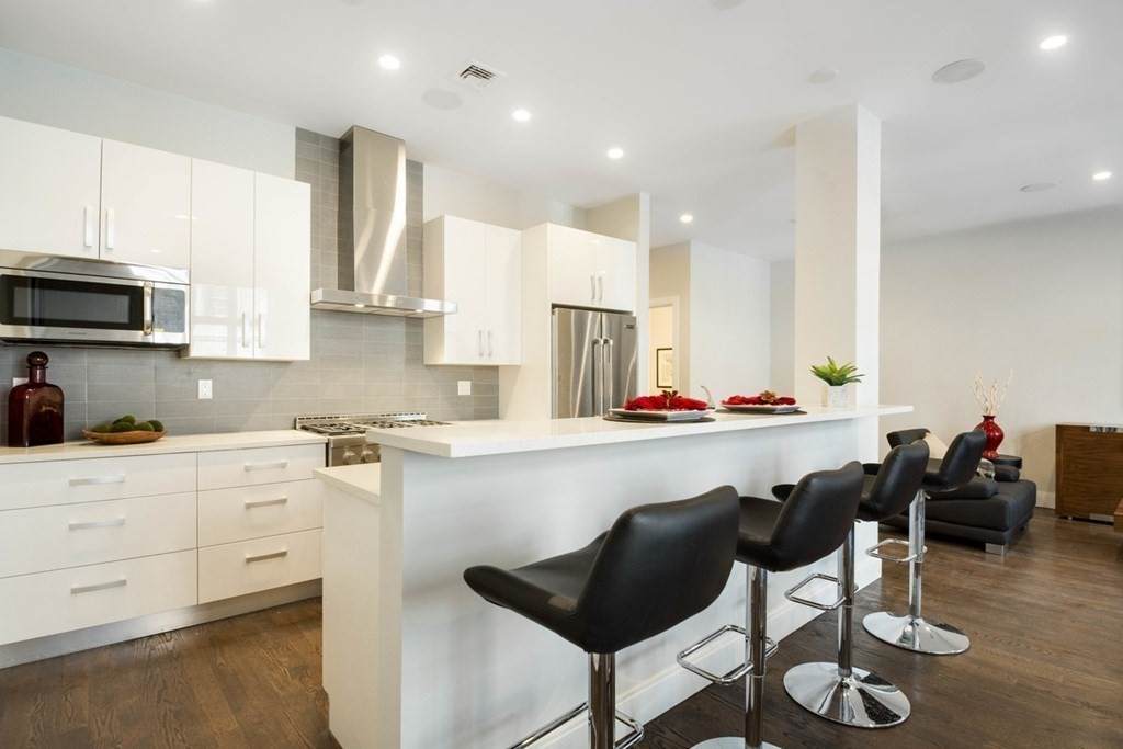 225 Dorchester Street - Photo 1