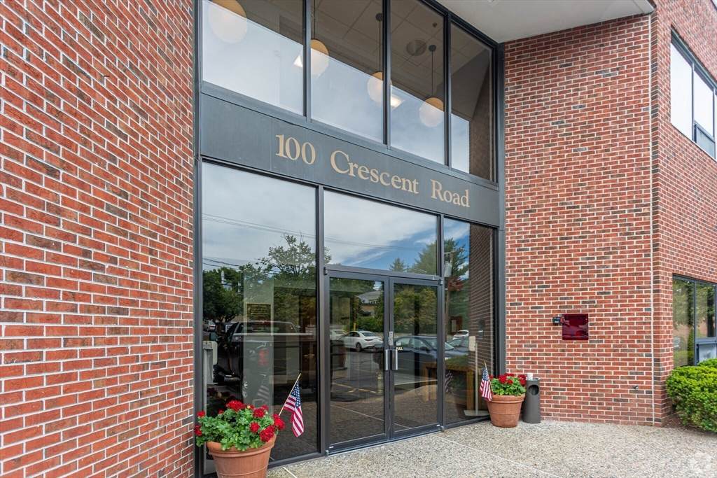 100 Crescent Road - Photo 1