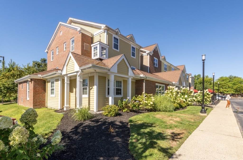 20 International Place - Photo 1