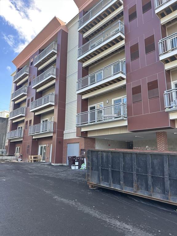 10 Franklin Ave - Photo 1