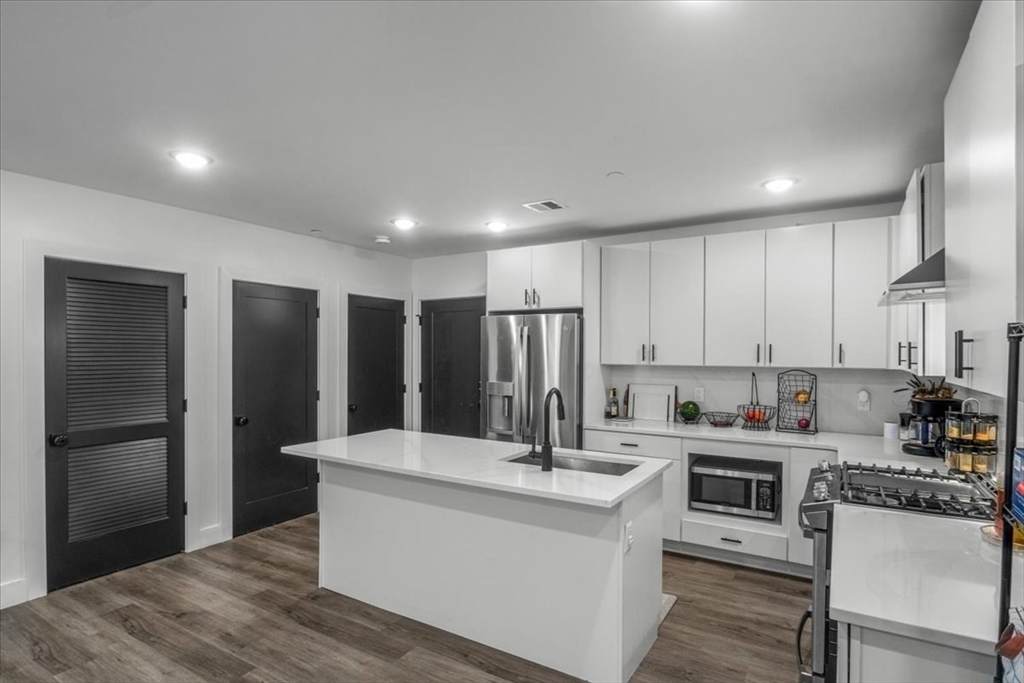 173 Magnolia St - Photo 1