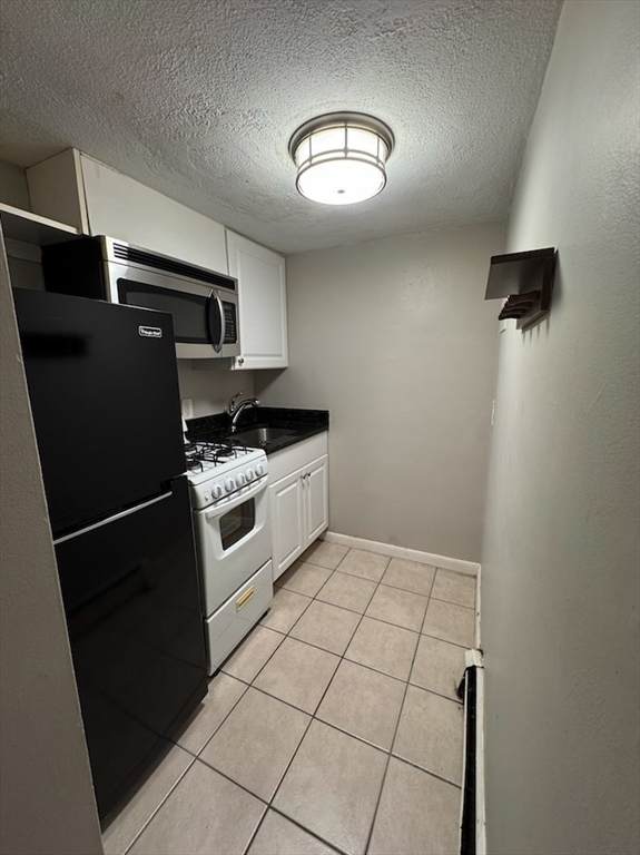 120 Charles - Photo 1