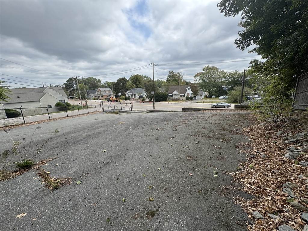 411 Washington St - Photo 1