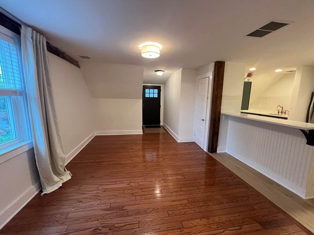 https://bt-photos.global.ssl.fastly.net/mlspin/orig_boomver_1_73436061_2.jpg