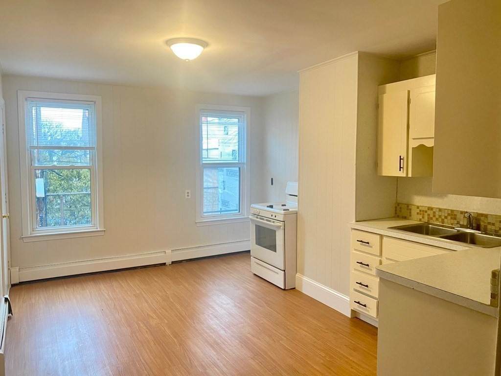 80 Chelsea Street - Photo 1