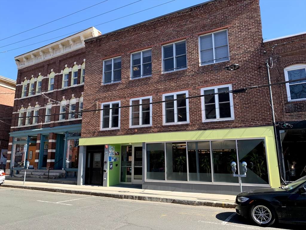 9 1/2 Market St - Photo 1