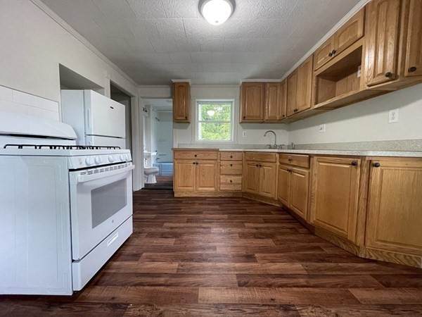 29 Goddard - Photo 1