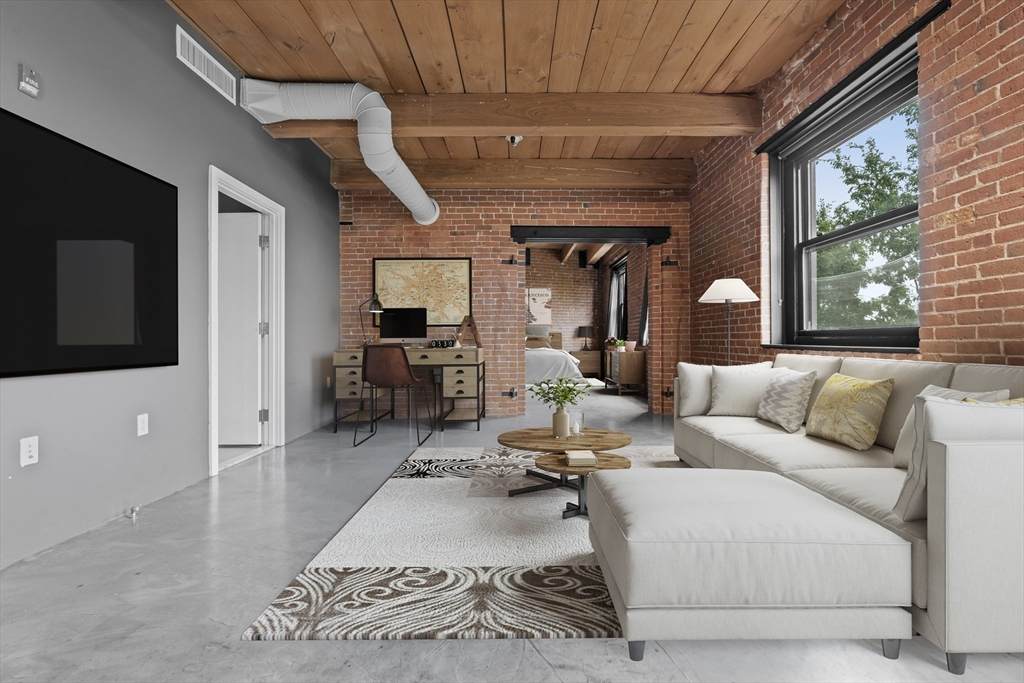 90 Wareham St - Photo 1