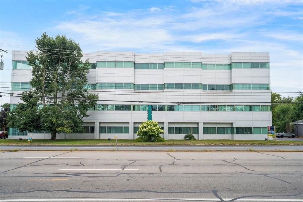 547 Amherst St - Photo 1