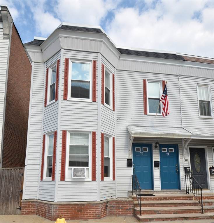 98 Emerson St - Photo 1