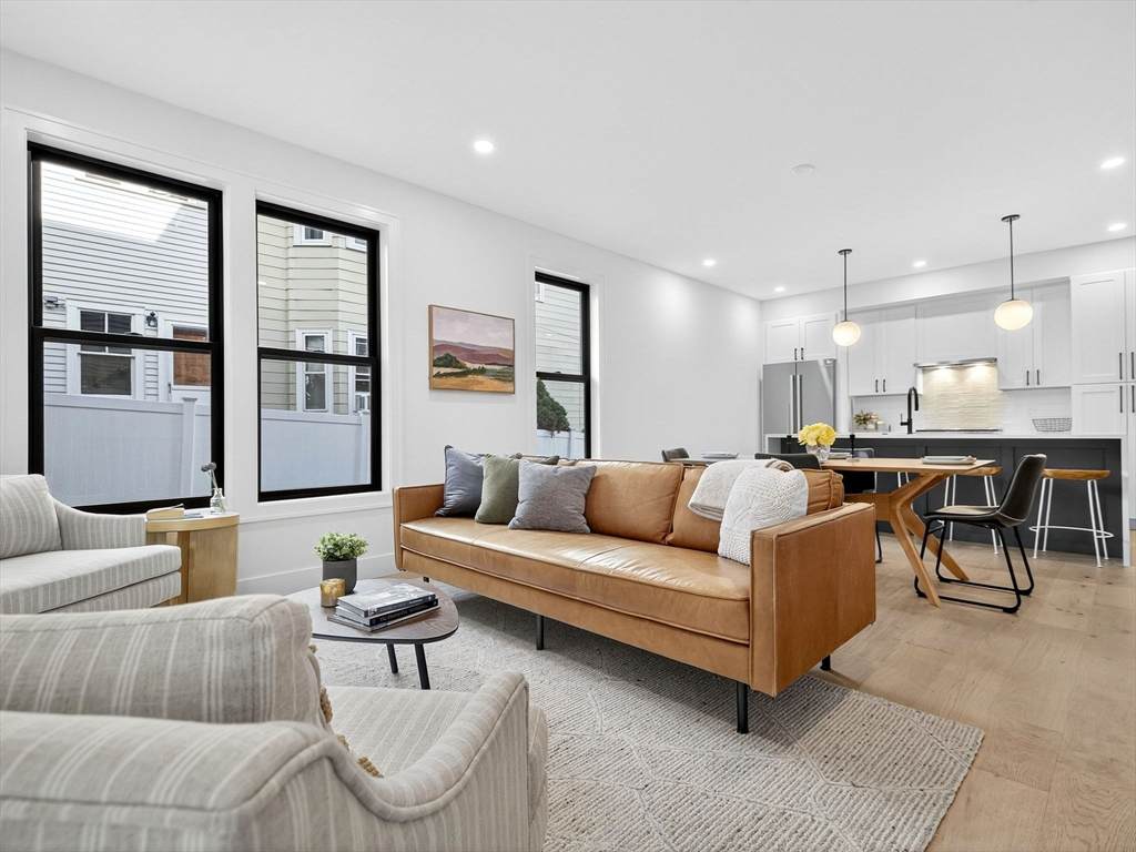 69 Clarendon Ave - Photo 1