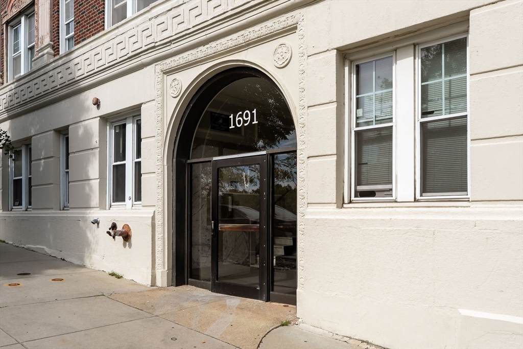 1691 Commonwealth Ave - Photo 1