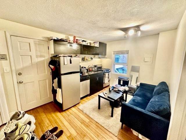 20 Bartlett Place - Photo 1