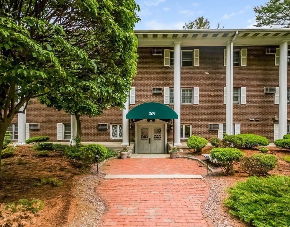 209 Great Road - Photo 1