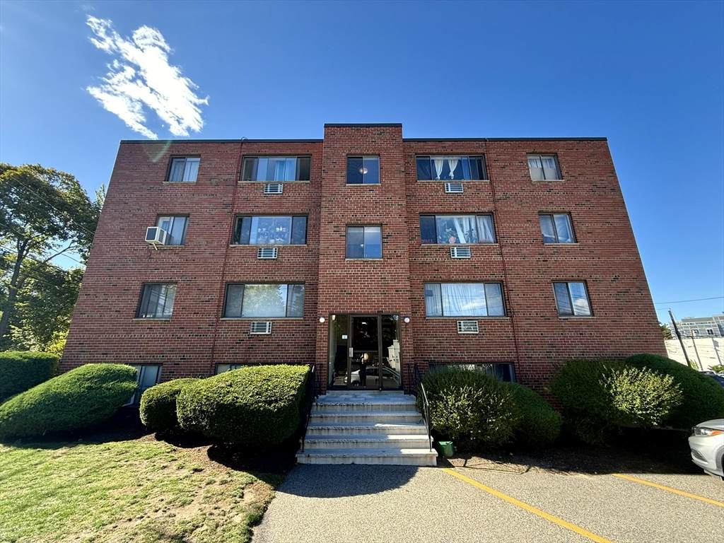 20 Riverside St - Photo 1