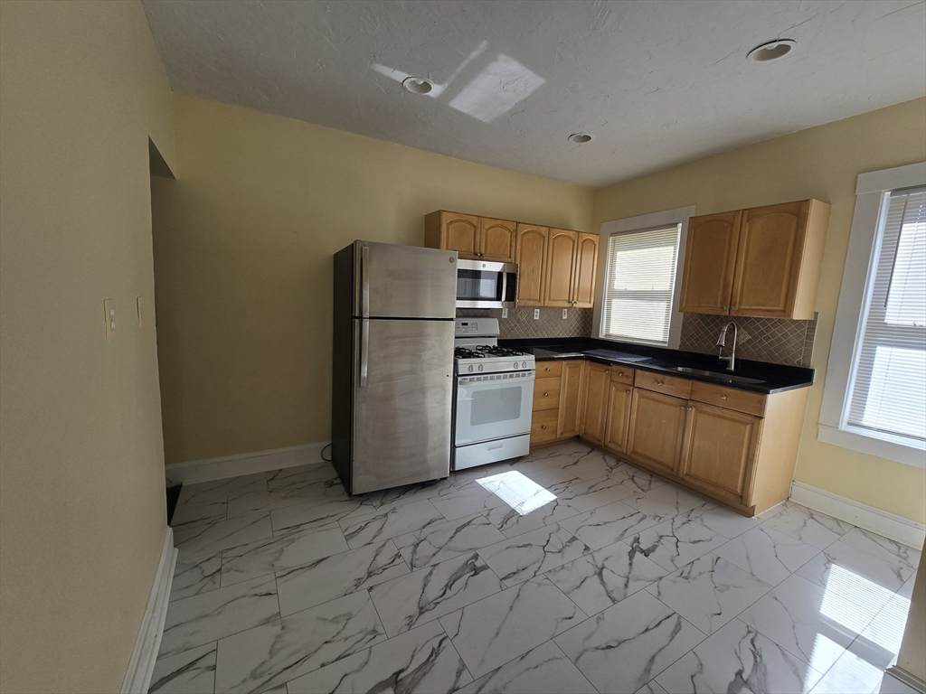 349 Hollis St - Photo 1