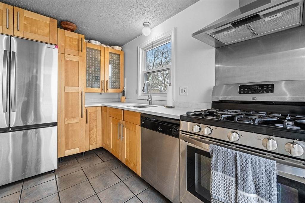 20 Astor St - Photo 1