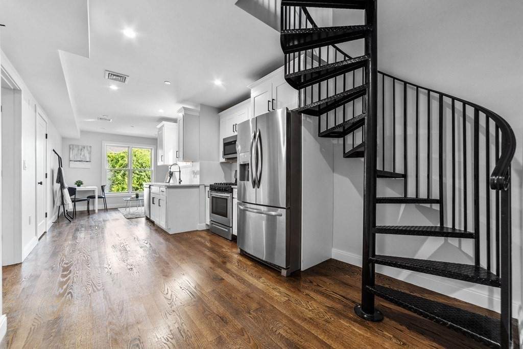 221 Paris Street - Photo 1