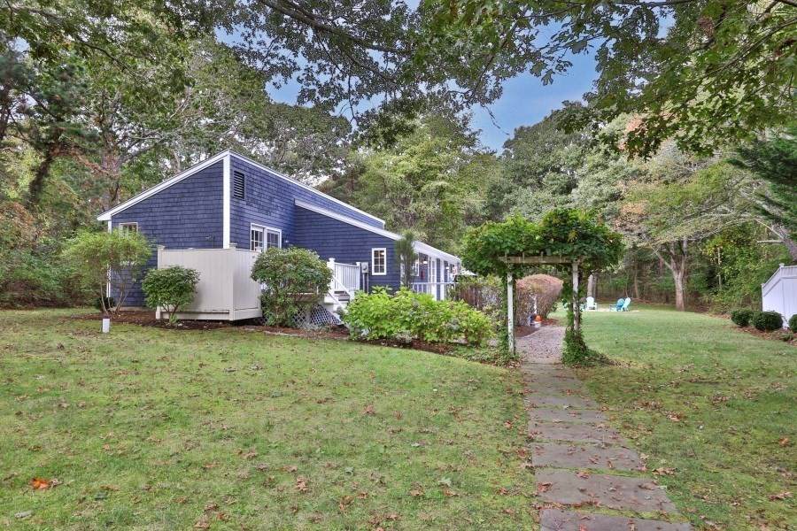 112 Third Street North - Photo 1